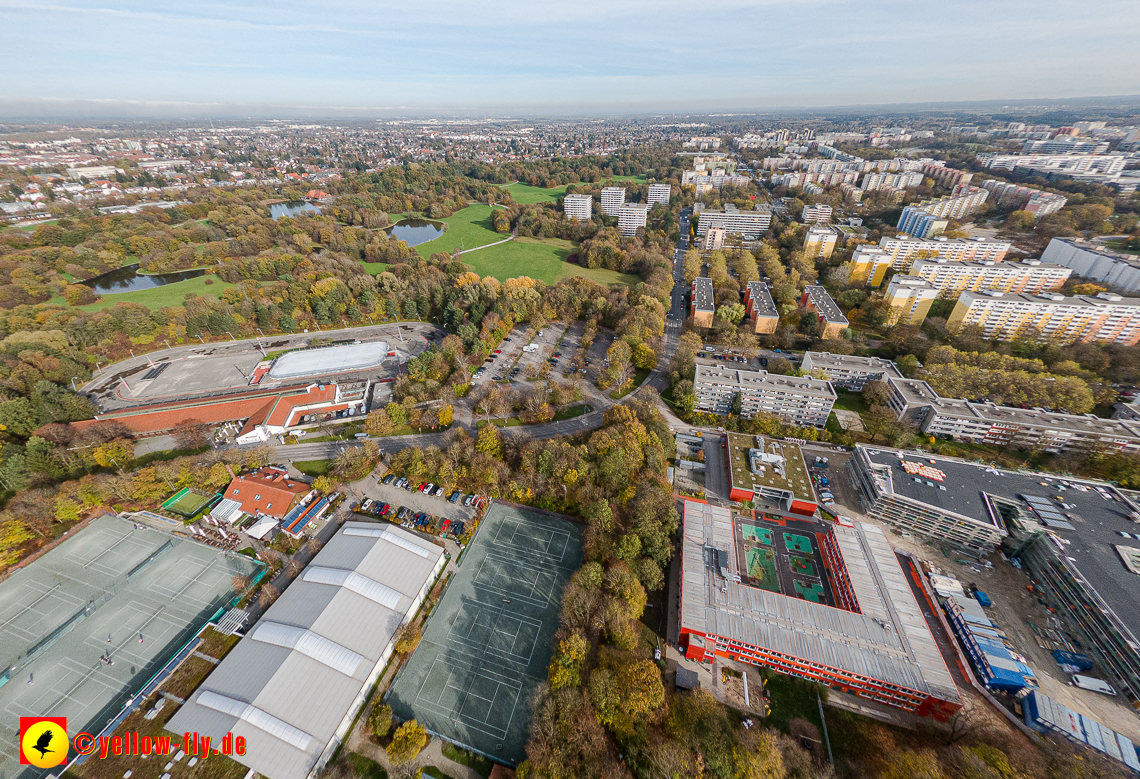 03.11.2022 -  Ostparksee mit Umgebung in Neuperlach